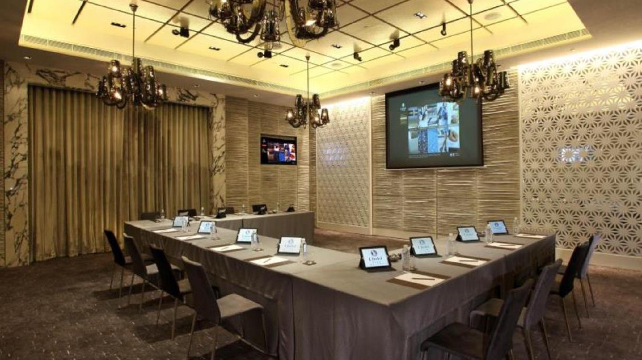 Nina Kowloon East Hotel 4*