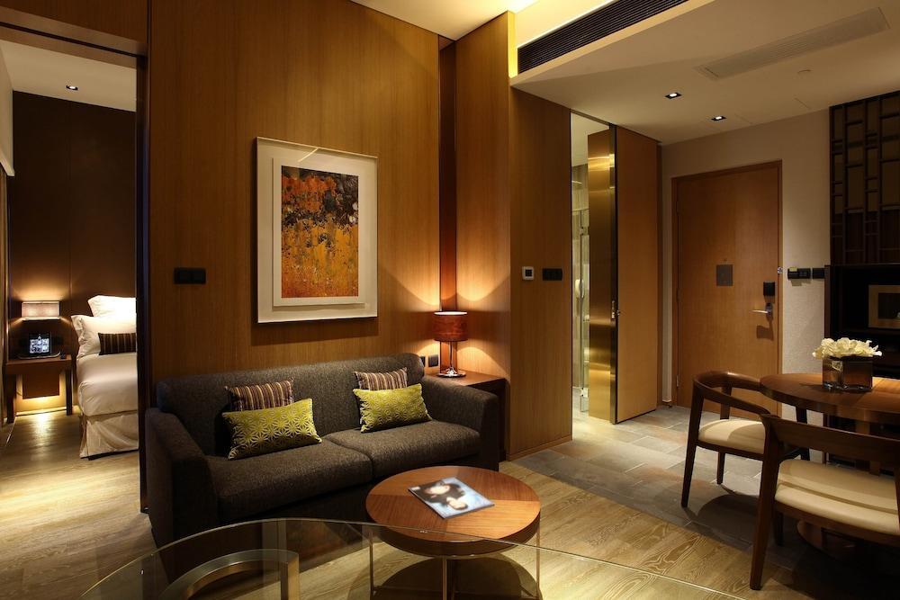 Nina Kowloon East Hotel