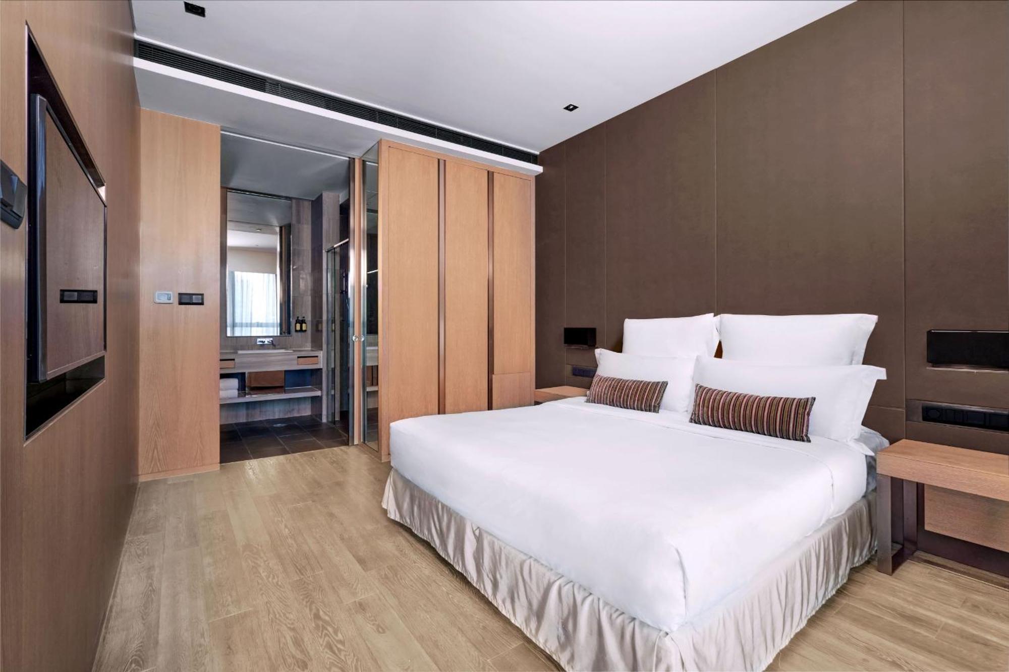Nina Kowloon East 4*